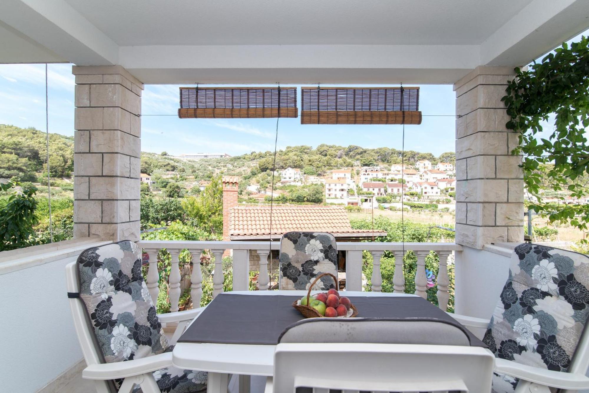 Apartments Mare Postira Exterior photo